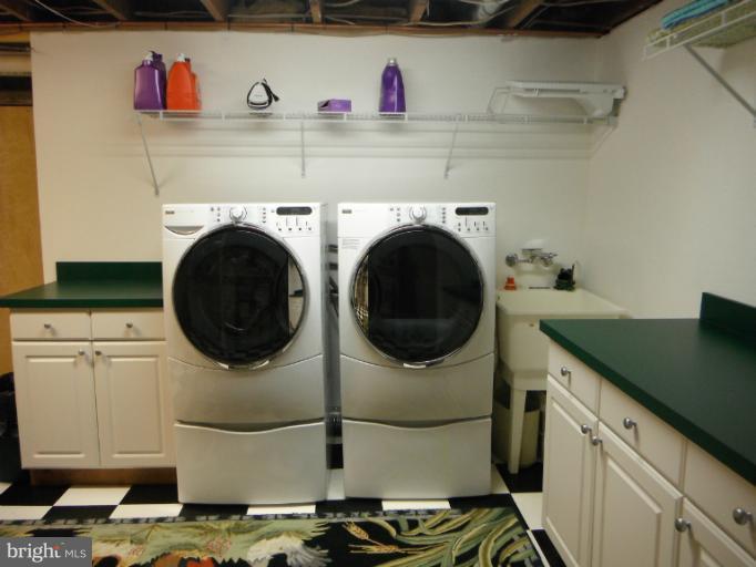 7525 Old Columbia Road Laurel, MD 20723 - Photo 12 of 29 Large Laundry room