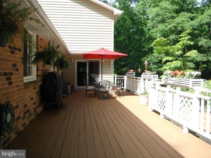 7525 Old Columbia Road Laurel, MD 20723 - Photo 29 of 29 Deck overlooking landscaped yard