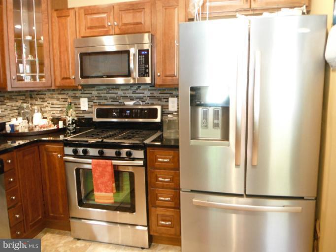 7525 Old Columbia Road Laurel, MD 20723 - Photo 4 of 29 Kitchen - remodeled in Feb 2012