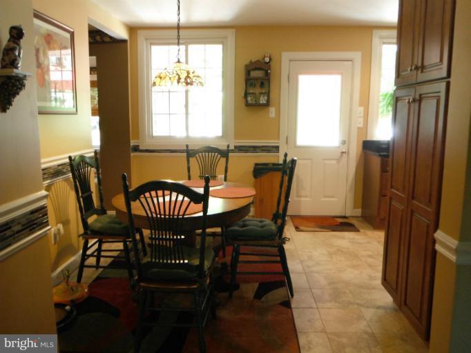 7525 Old Columbia Road Laurel, MD 20723 - Photo 6 of 29 Kitchen dining area