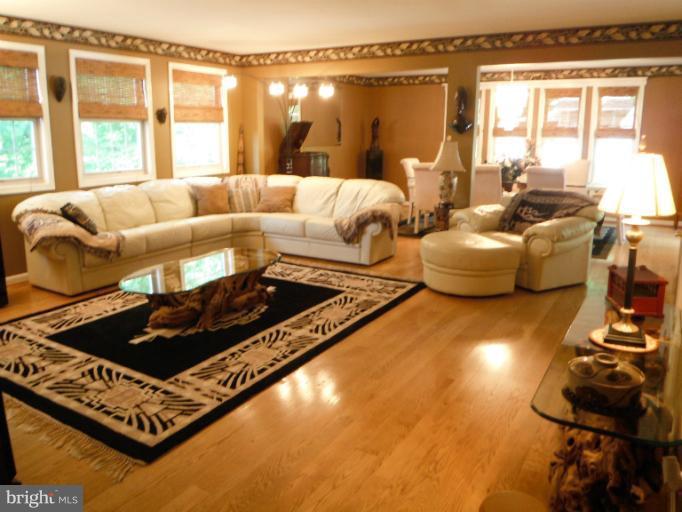 7525 Old Columbia Road Laurel, MD 20723 - Photo 10 of 29 Family Room
