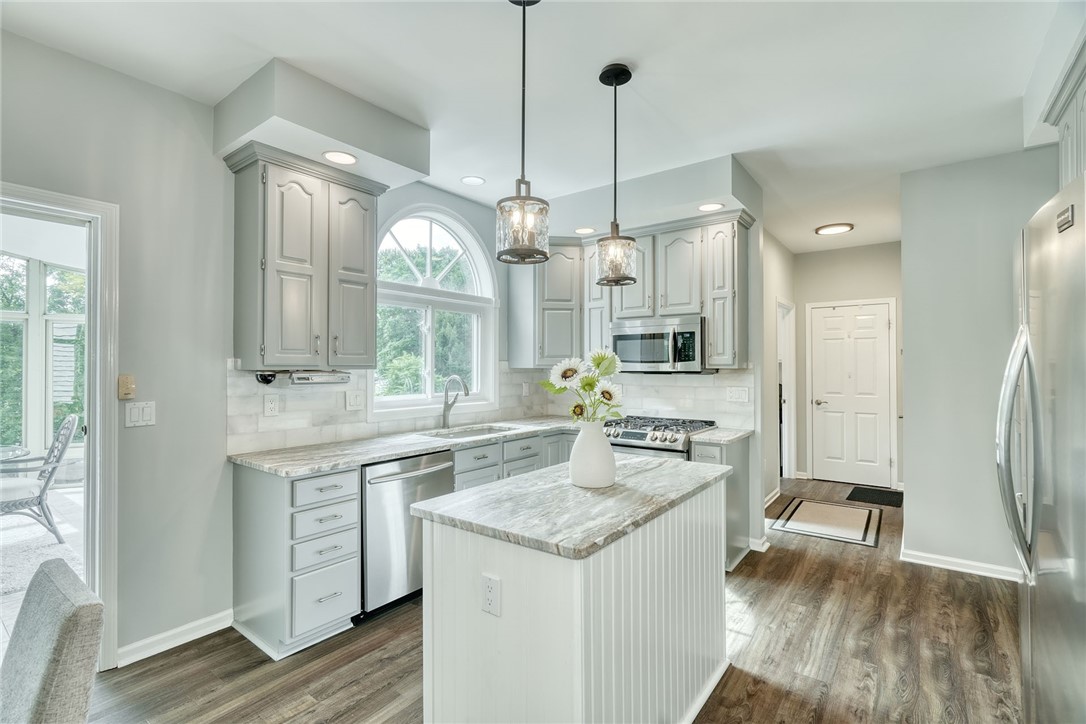 6 Savannah Court Rochester, NY 14625 - Photo 2 of 49 Gallery Image 2