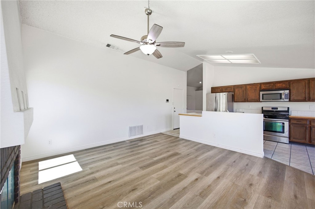 12829 Cobalt Road Victorville, CA 92392 - Photo 13 of 45