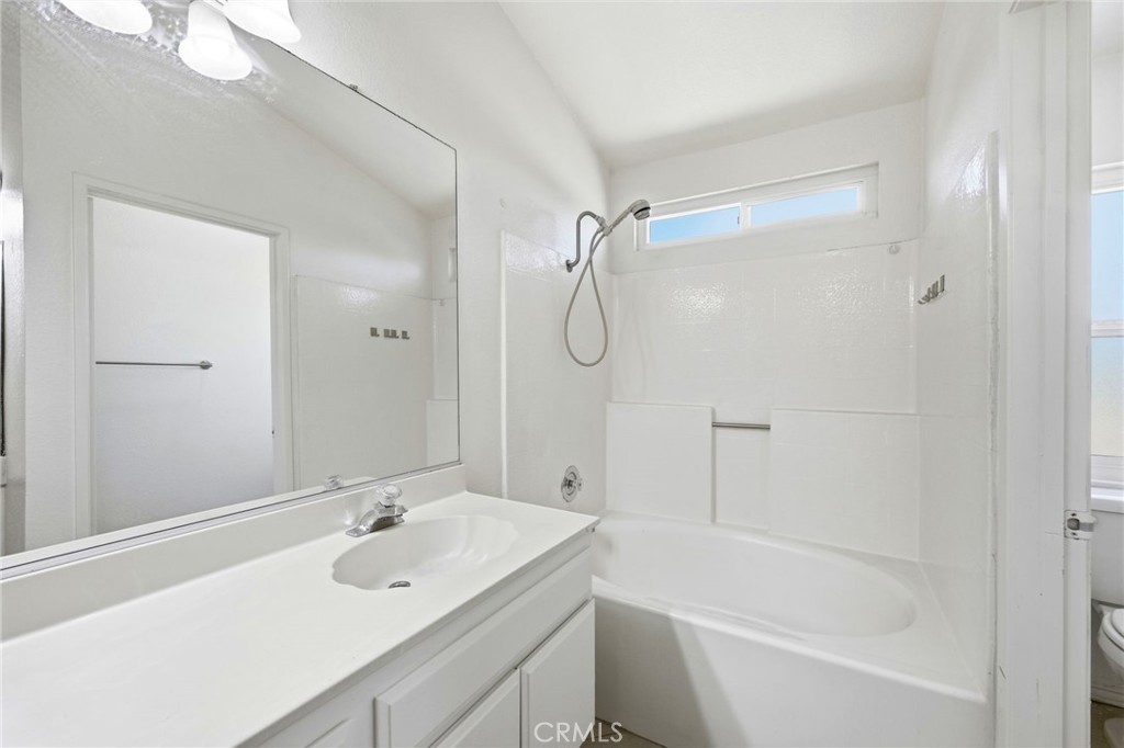 12829 Cobalt Road Victorville, CA 92392 - Photo 23 of 45