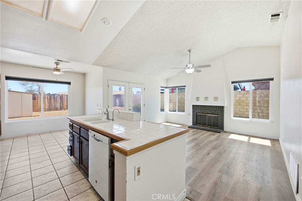 12829 Cobalt Road Victorville, CA 92392 - Photo 10 of 45