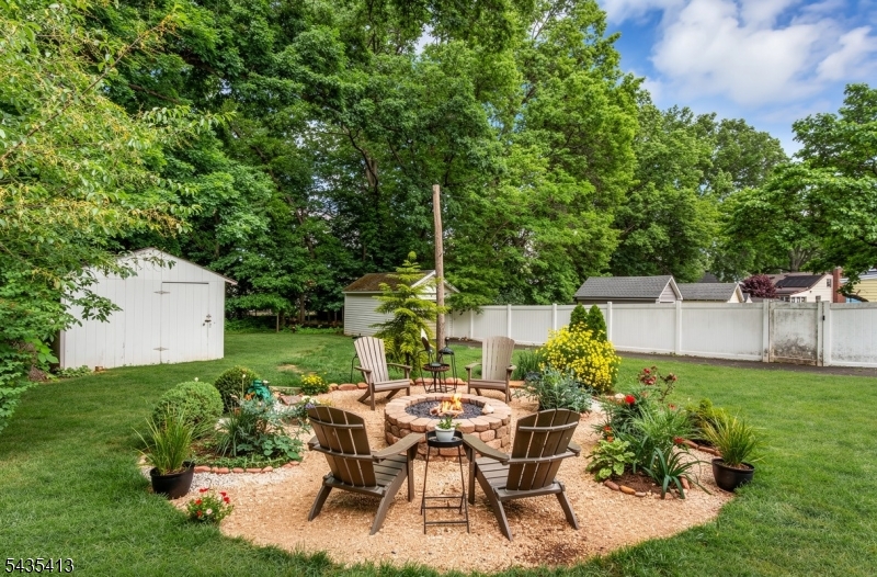 529 Wheatsheaf Road Roselle, NJ 07203 - Photo 20 of 46