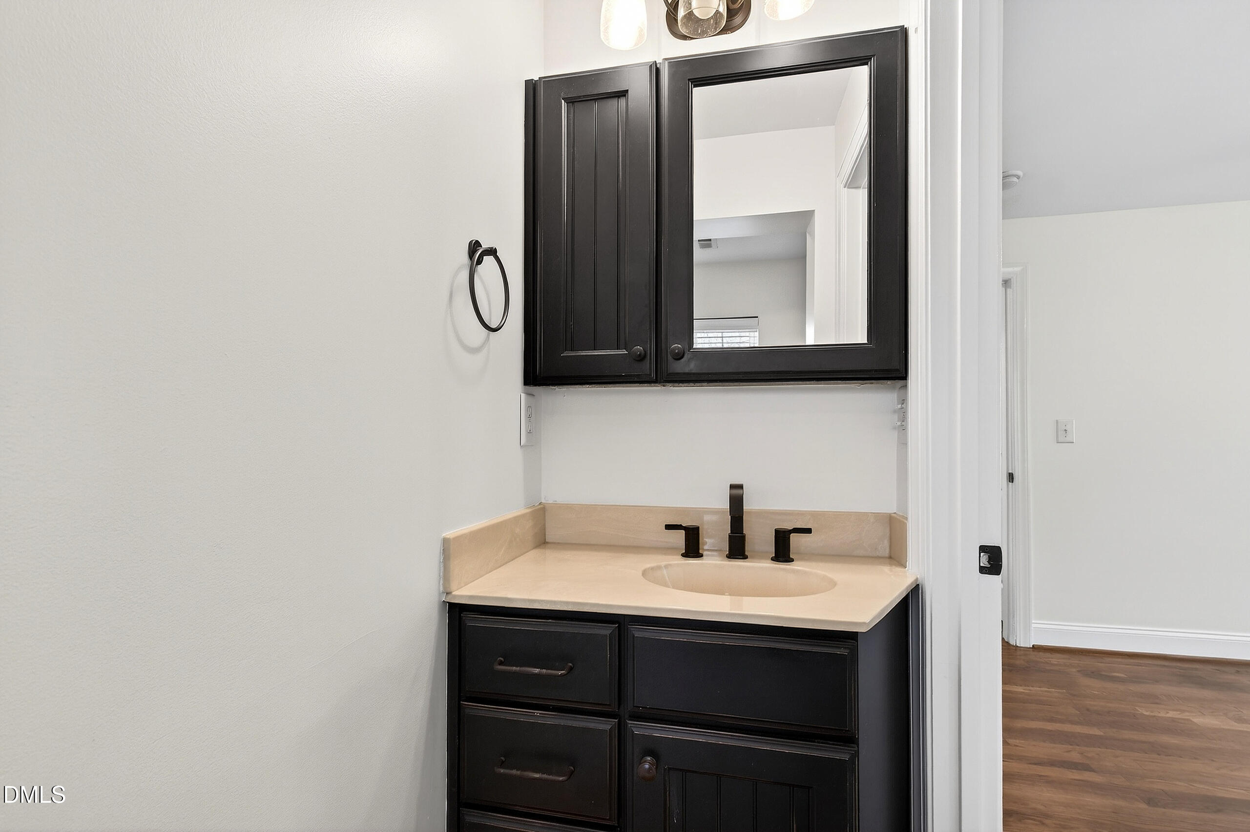1900 Fairfield Drive Raleigh, NC 27608 - Photo 24 of 32 22 Interiors (29)