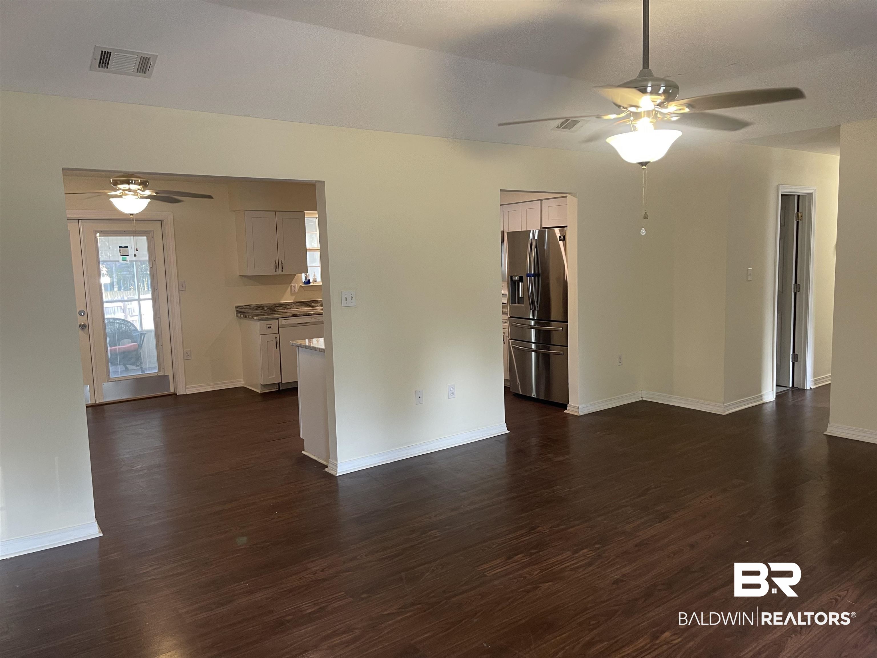 115 Myrtle Court Foley, AL 36535 - Photo 3 of 18 Living Room