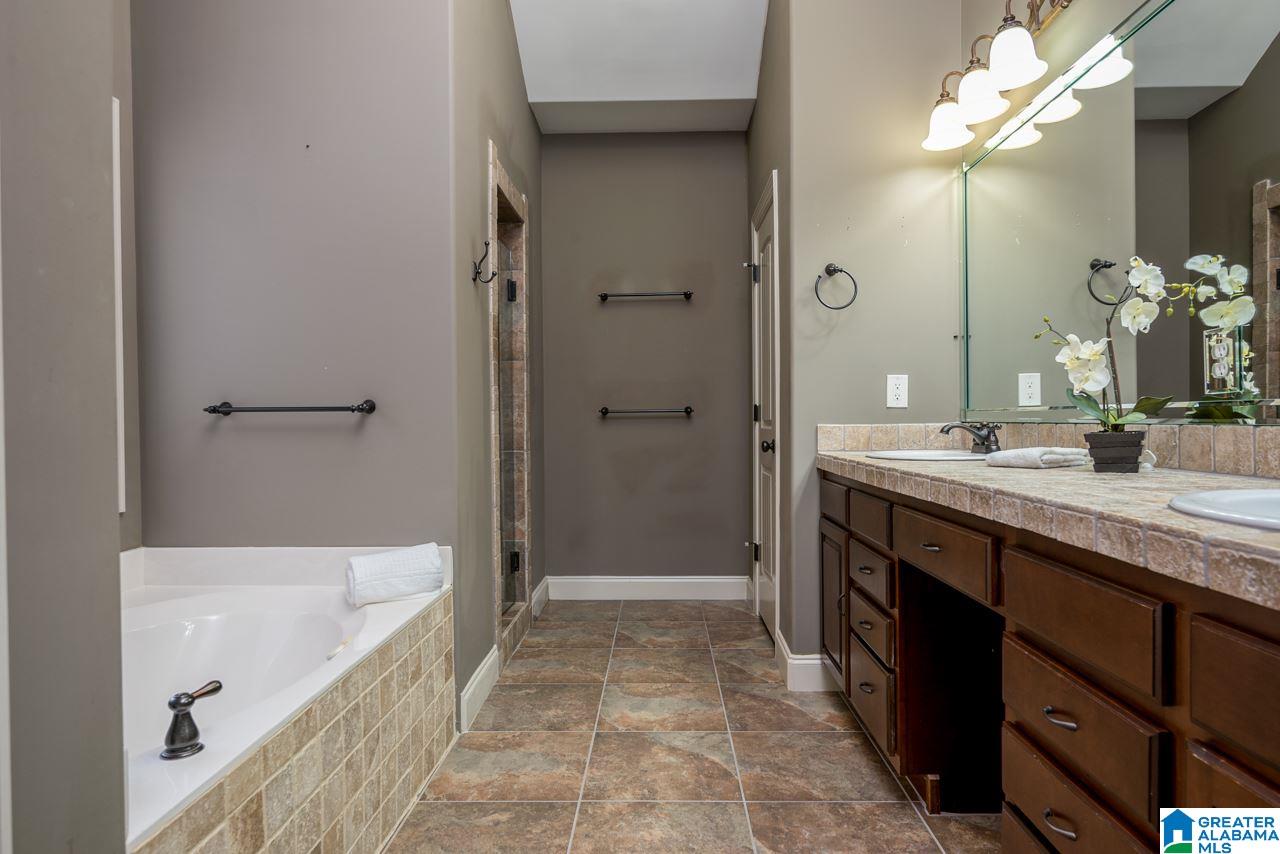 607 Village Way Pelham, AL 35124 - Photo 6 of 40