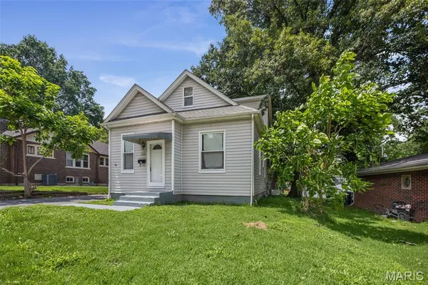 $189,900 | 323 North 37th Street, Belleville, IL 62226