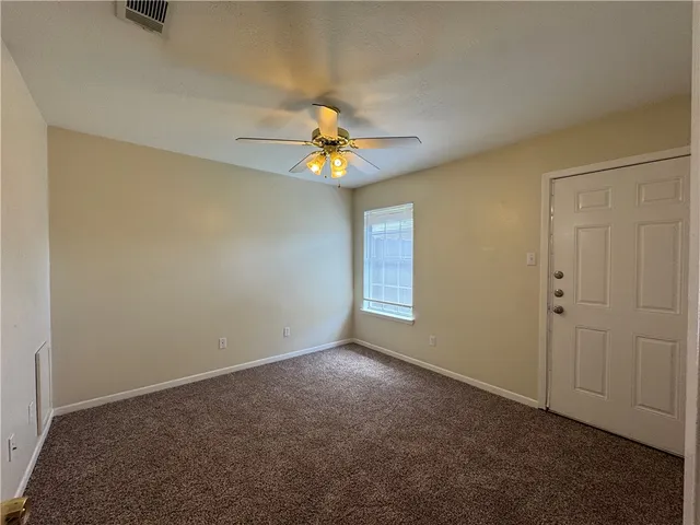 $1,195 | 1009 B Autumn Circle, College Station, TX 77840