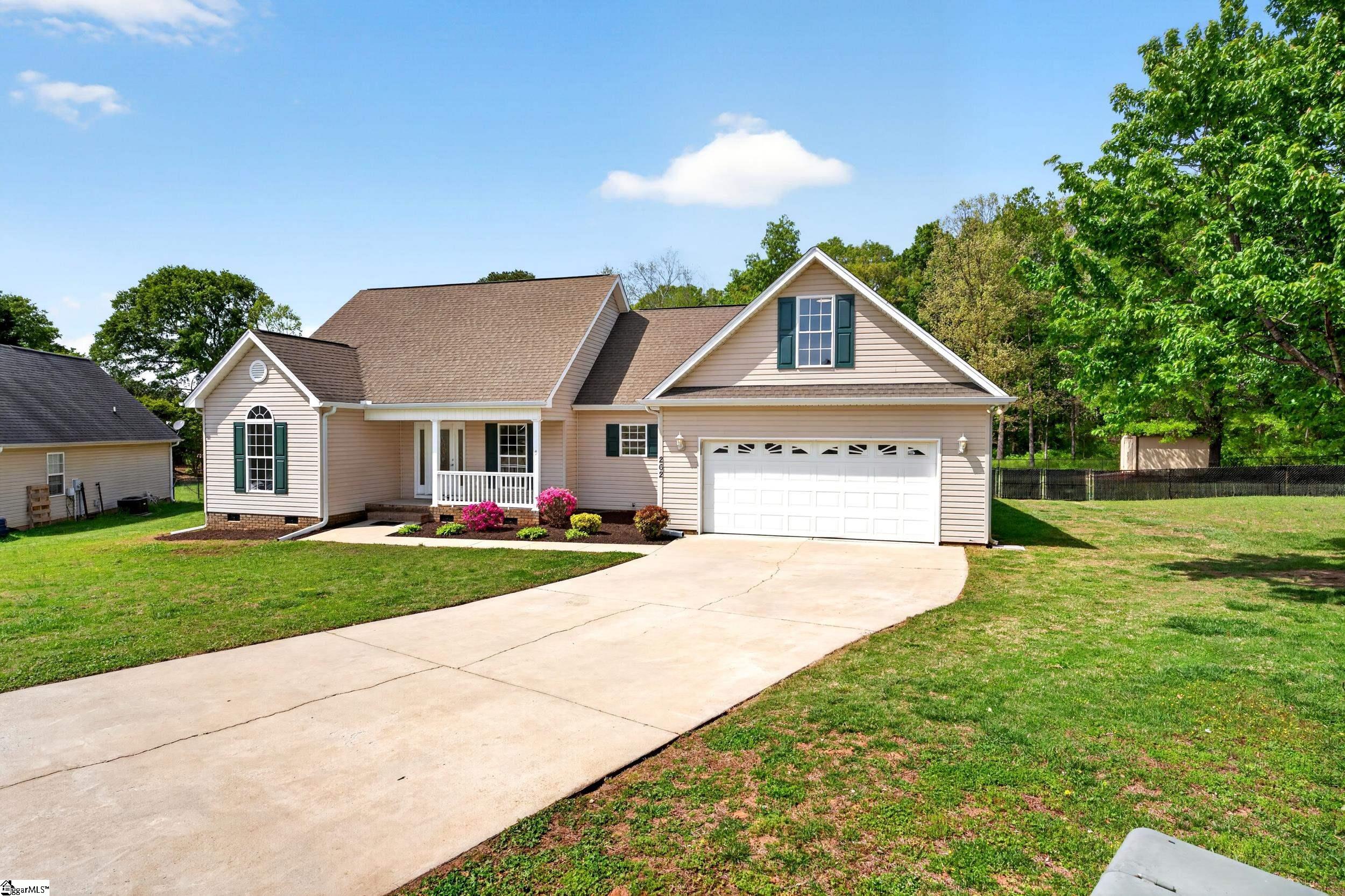 262 Proffitts Way Inman, SC 29349 - Photo 3 of 40 Gallery Image 3