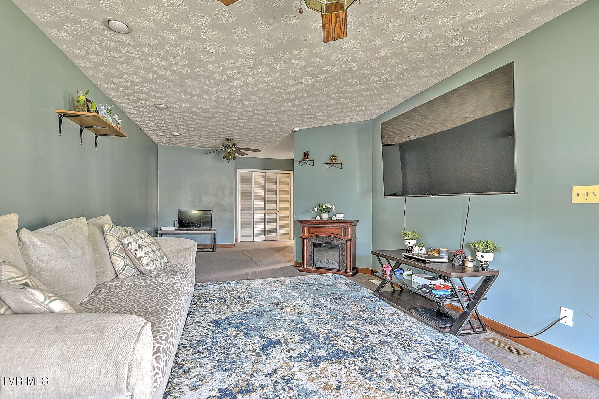 2424 Overlook Road Kingsport, TN 37664 - Photo 10 of 33 10-web-or-mls-2424 Overlook MC-11