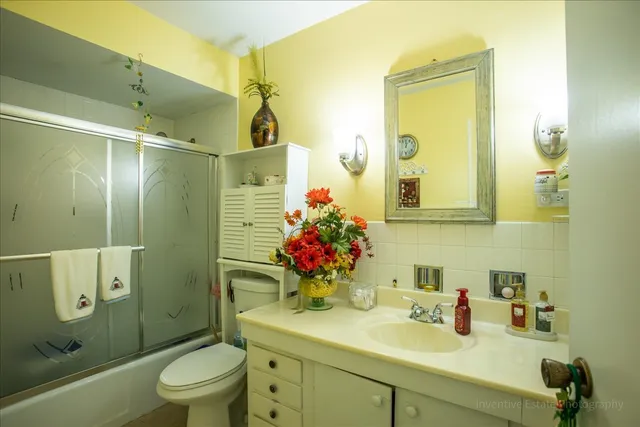 $215,000 | 4224 Saratoga Avenue, Unit J105, Downers Grove, IL 60515