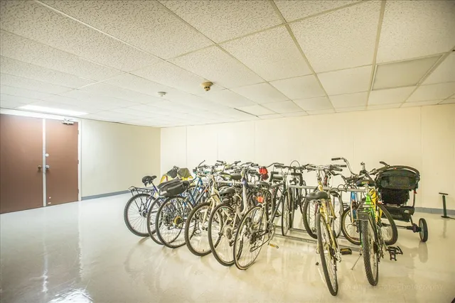 $215,000 | 4224 Saratoga Avenue, Unit J105, Downers Grove, IL 60515