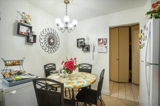 $215,000 | 4224 Saratoga Avenue, Unit J105, Downers Grove, IL 60515