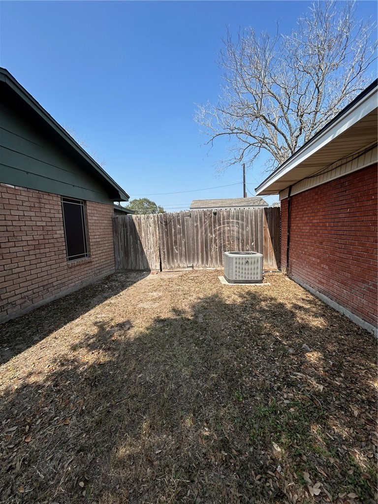 1005 Loma Street Alice, TX 78332 - Photo 20 of 29