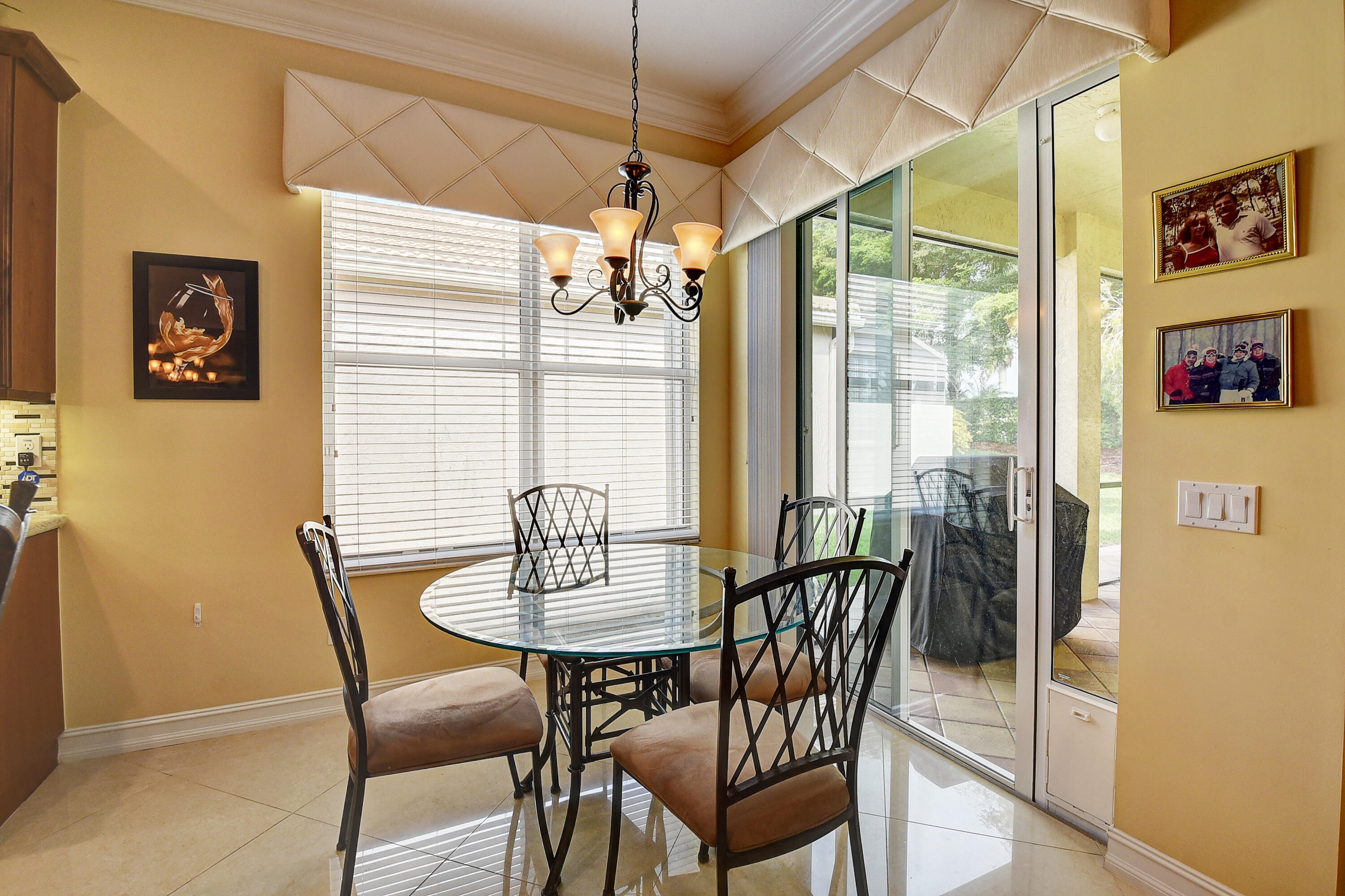 9367 Ivory Isle Road Boynton Beach, FL 33473 - Photo 12 of 69 KITCHEN /EAT IN