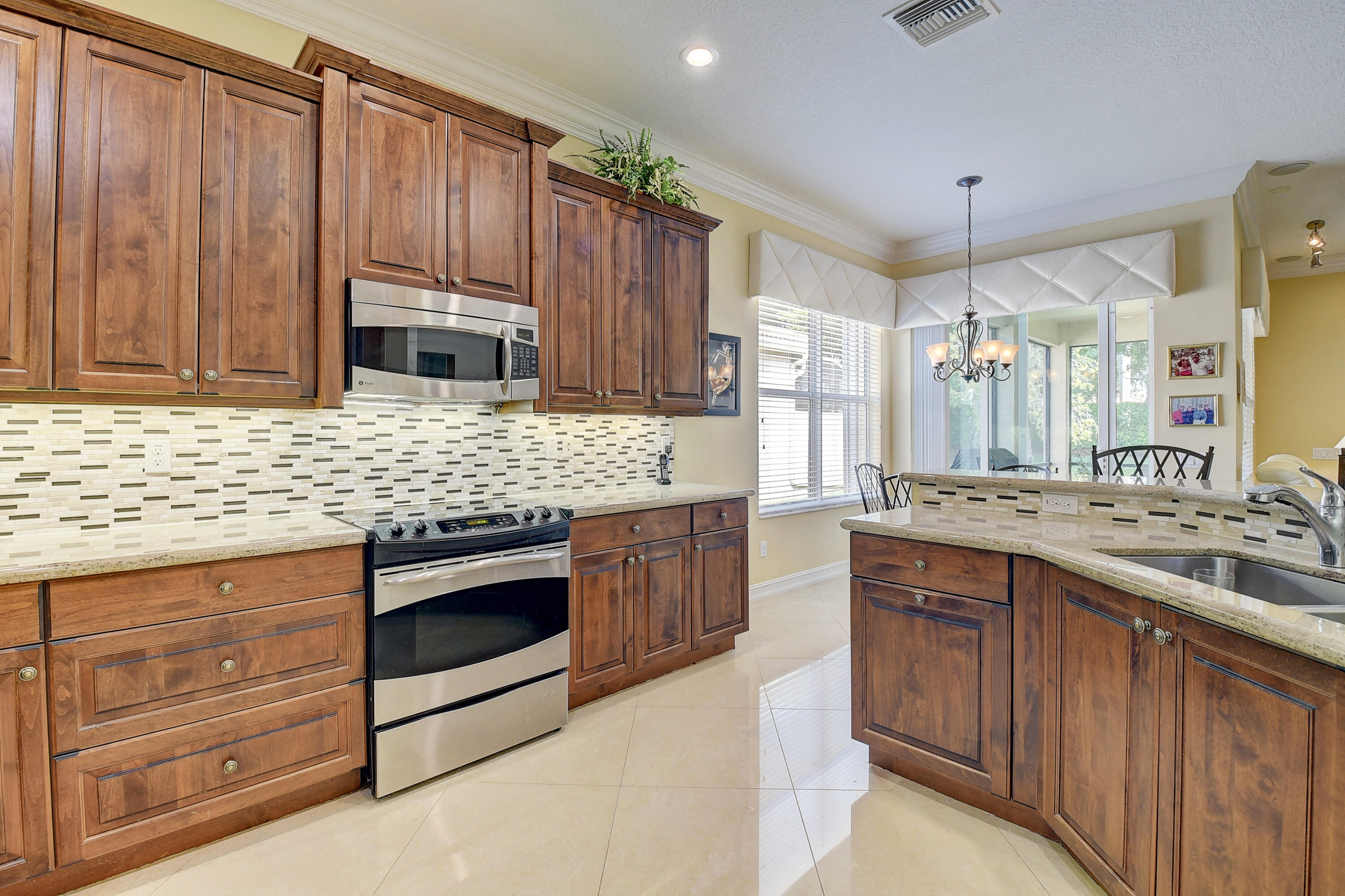 9367 Ivory Isle Road Boynton Beach, FL 33473 - Photo 17 of 69 KITCHEN