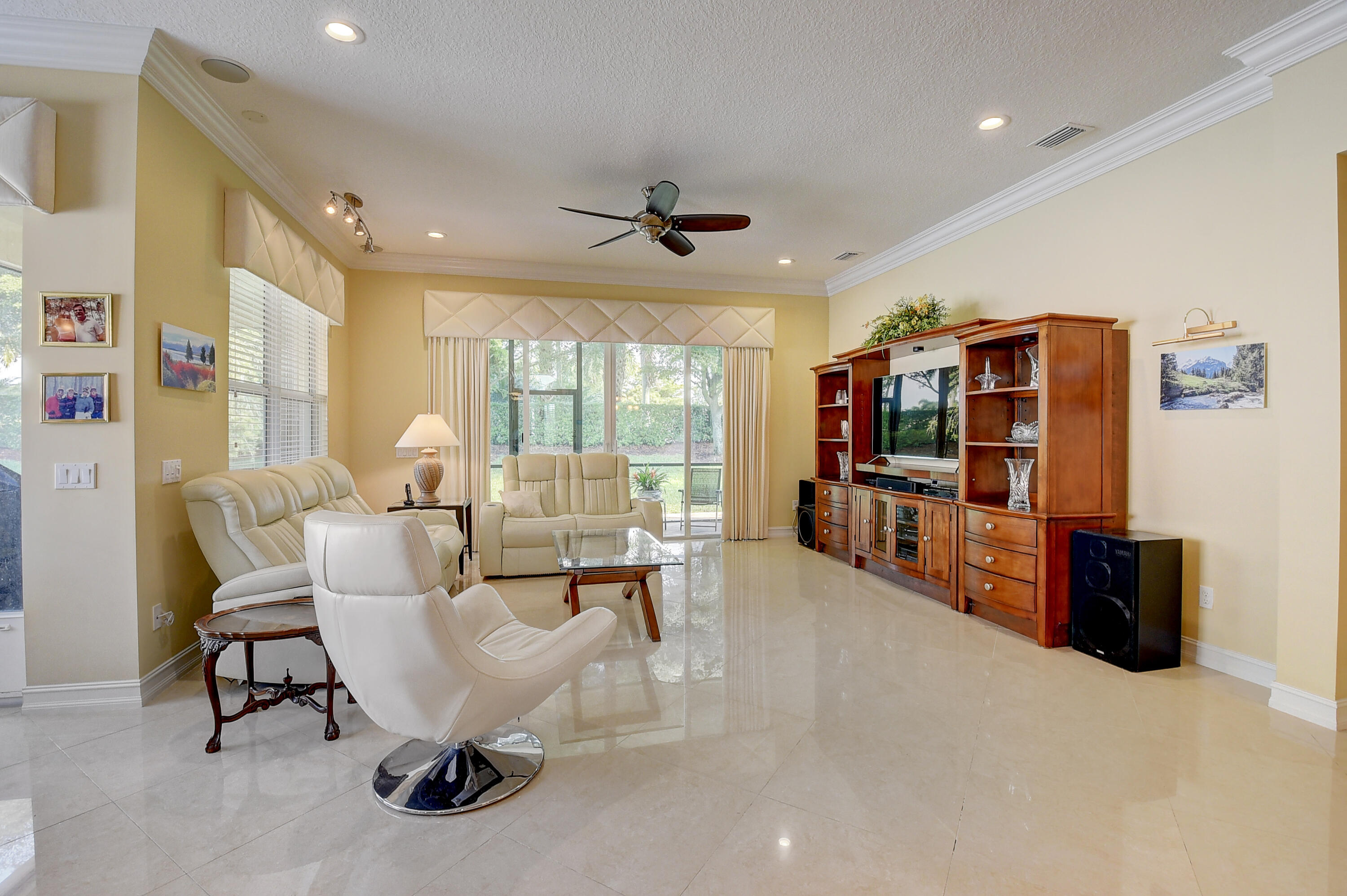 9367 Ivory Isle Road Boynton Beach, FL 33473 - Photo 8 of 69 LIVING ROOM