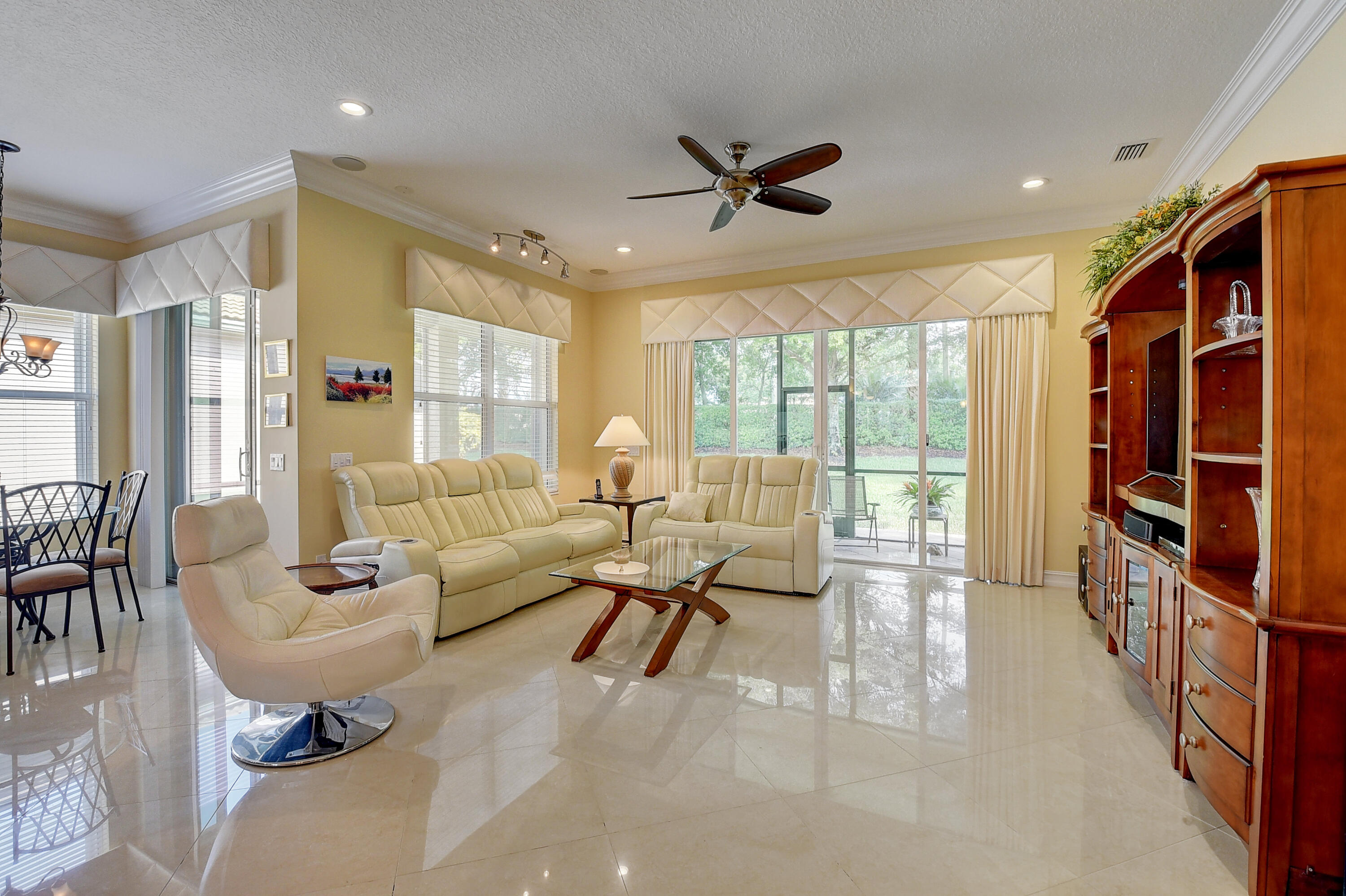 9367 Ivory Isle Road Boynton Beach, FL 33473 - Photo 9 of 69 LIVING ROOM
