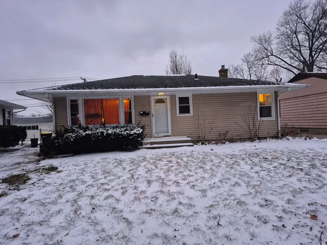 $89,700 | 413 27th Street, Rockford, IL 61108