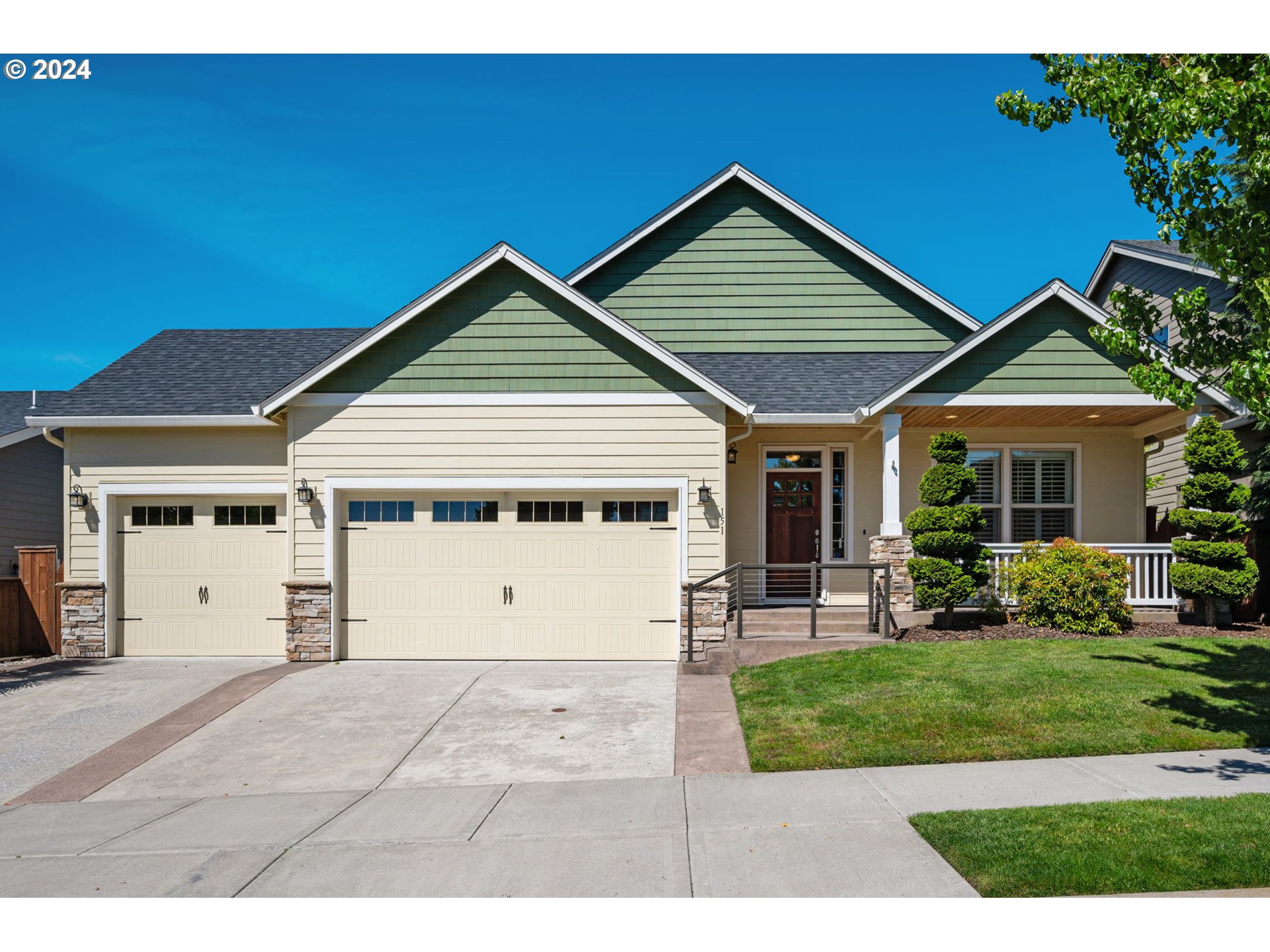 151 North 40th Avenue Ridgefield, WA 98642 - Photo 1 of 42 a view of a house with a yard