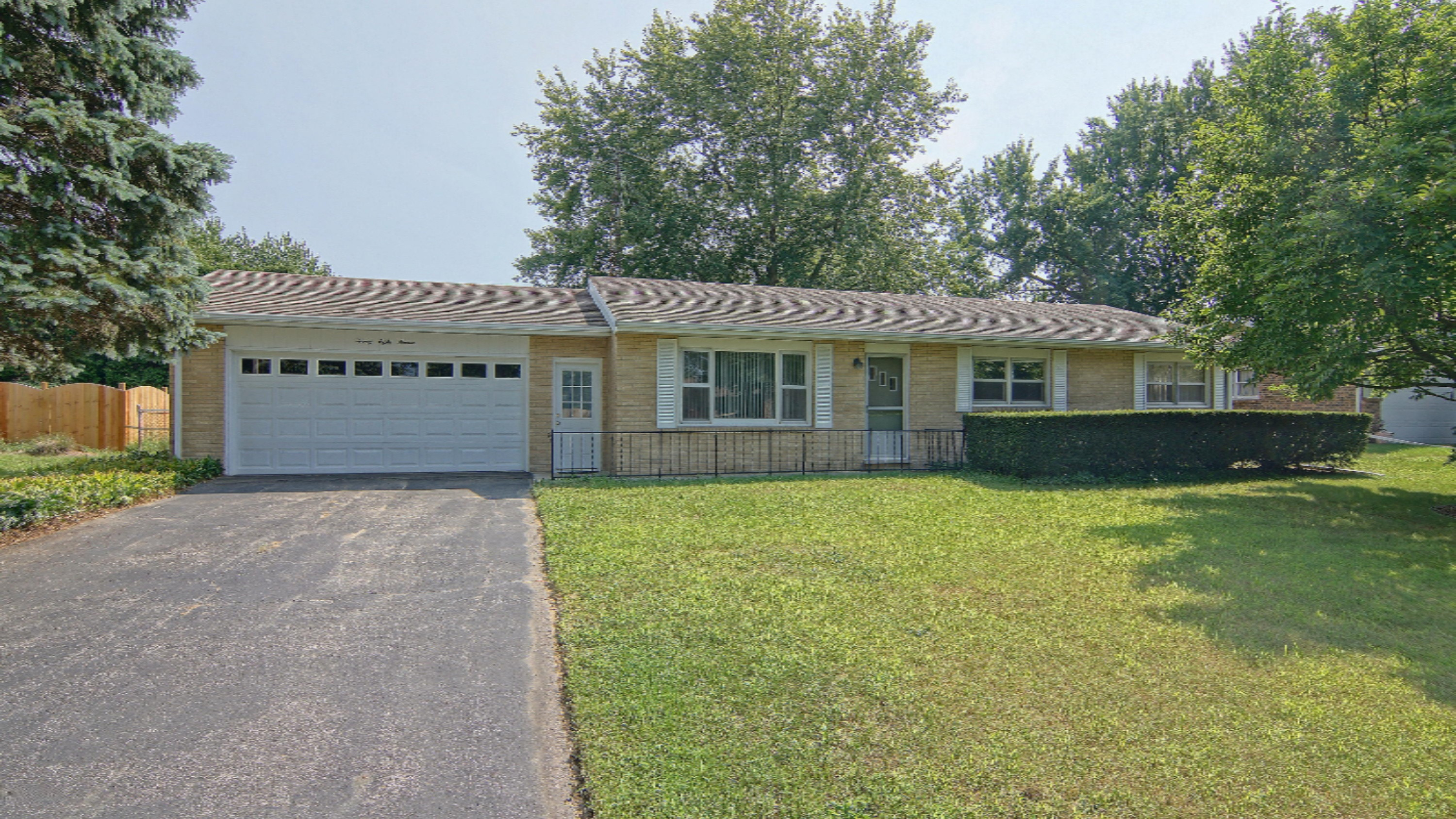 2816 Crown Point Road Stevensville, MI 49127 - Photo 1 of 24 DSC00066