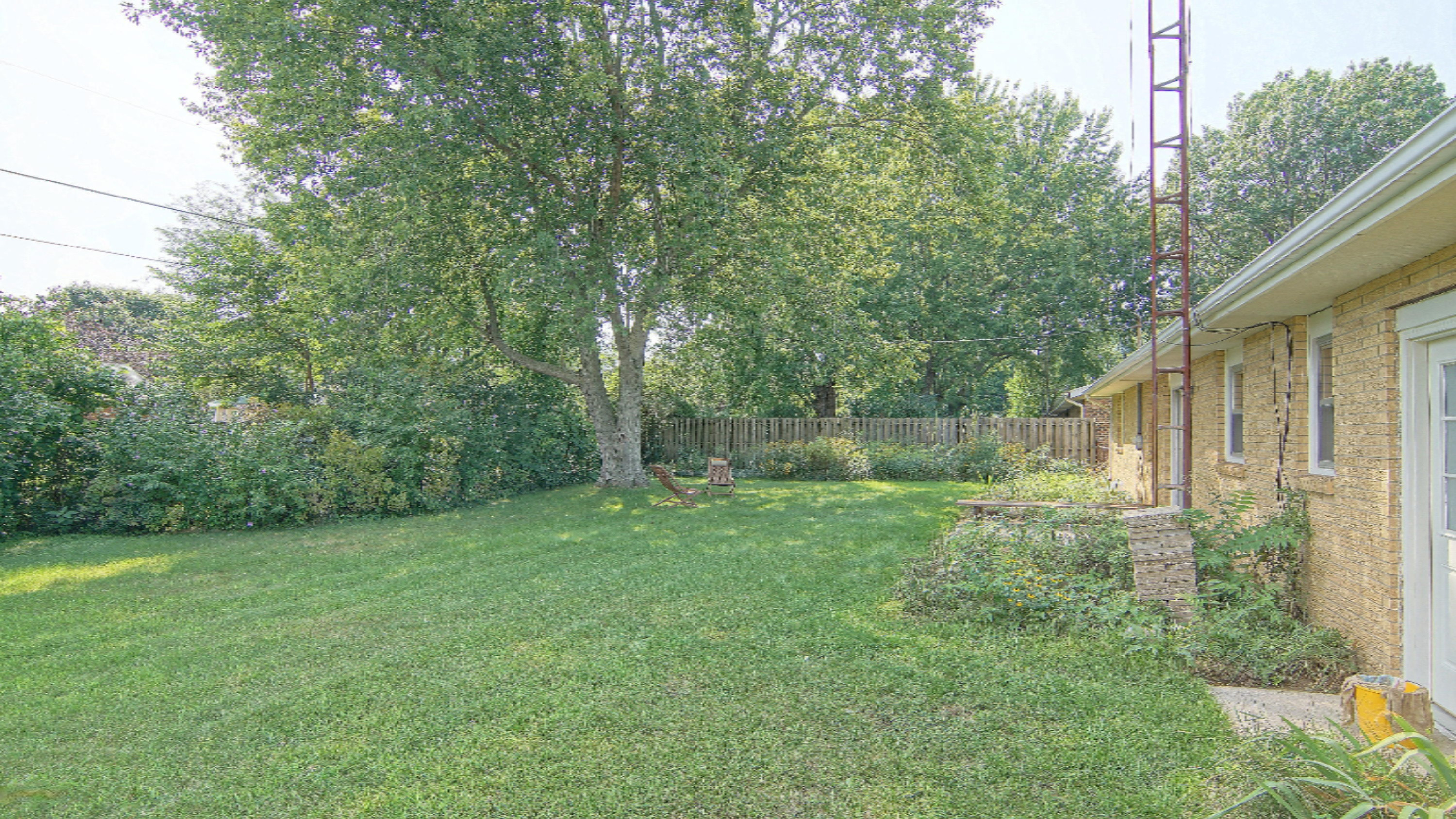 2816 Crown Point Road Stevensville, MI 49127 - Photo 8 of 24 DSC00072