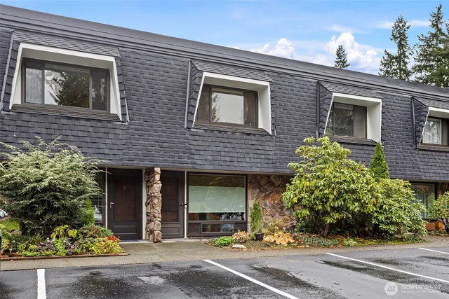 $375,000 | 20714 76th Avenue West, Unit 11, Edmonds, WA 98026