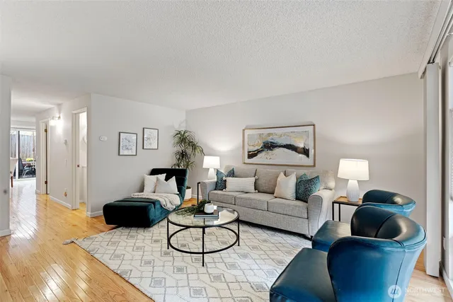 $375,000 | 20714 76th Avenue West, Unit 11, Edmonds, WA 98026