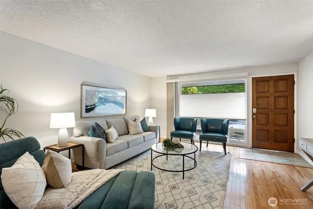 $375,000 | 20714 76th Avenue West, Unit 11, Edmonds, WA 98026