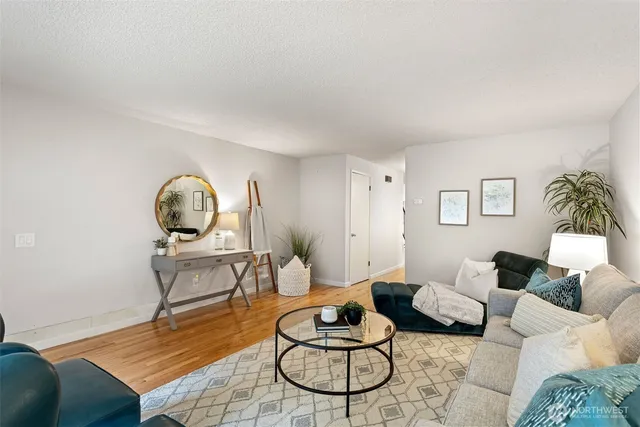 $375,000 | 20714 76th Avenue West, Unit 11, Edmonds, WA 98026