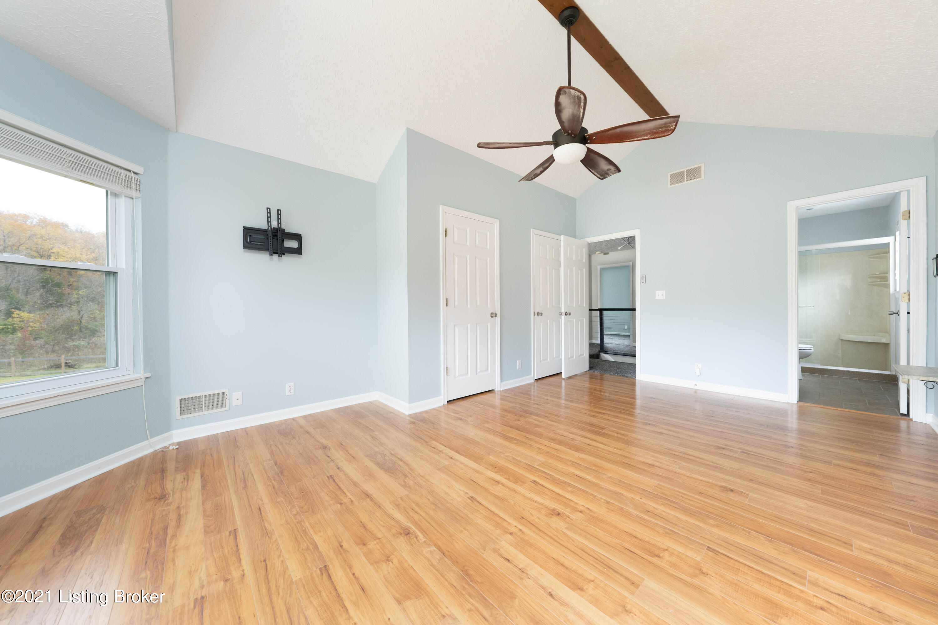 8200 Stout Road Louisville, KY 40291 - Photo 23 of 47 8200 Stout Rd-18