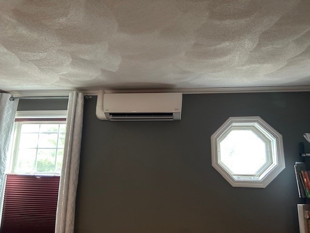 14 A Reed Street Londonderry, NH 03053 - Photo 25 of 39 a front view of a house with wooden floor