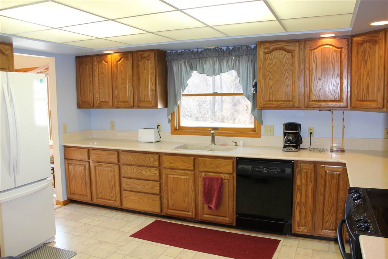 10302 Eastman Road Beulah, MI 49617 - Photo 10 of 24 1830723-9.JPG