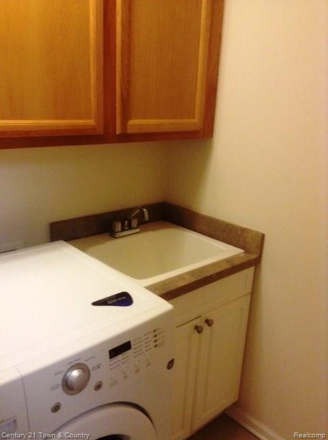 3534 Oakmonte Boulevard, Unit 111 Rochester, MI 48306 - Photo 13 of 23 LaunRmII.jpg