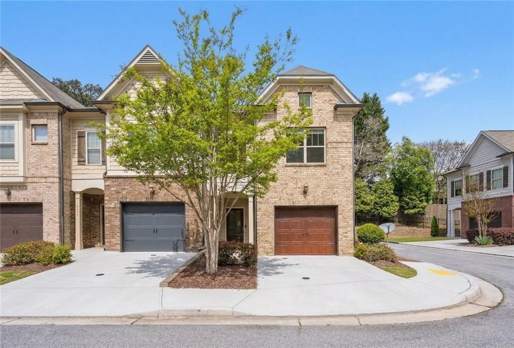 2794 Archway Drive Atlanta, GA 30341 - Photo 2 of 38