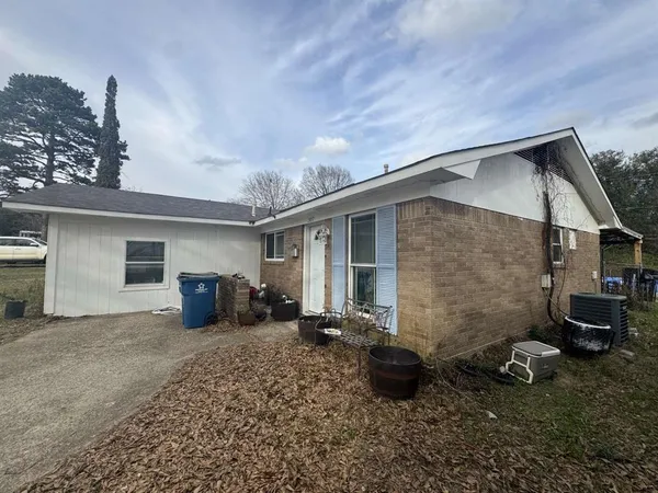 $124,500 | 307 Gilbert Drive, Vivian, LA 71082