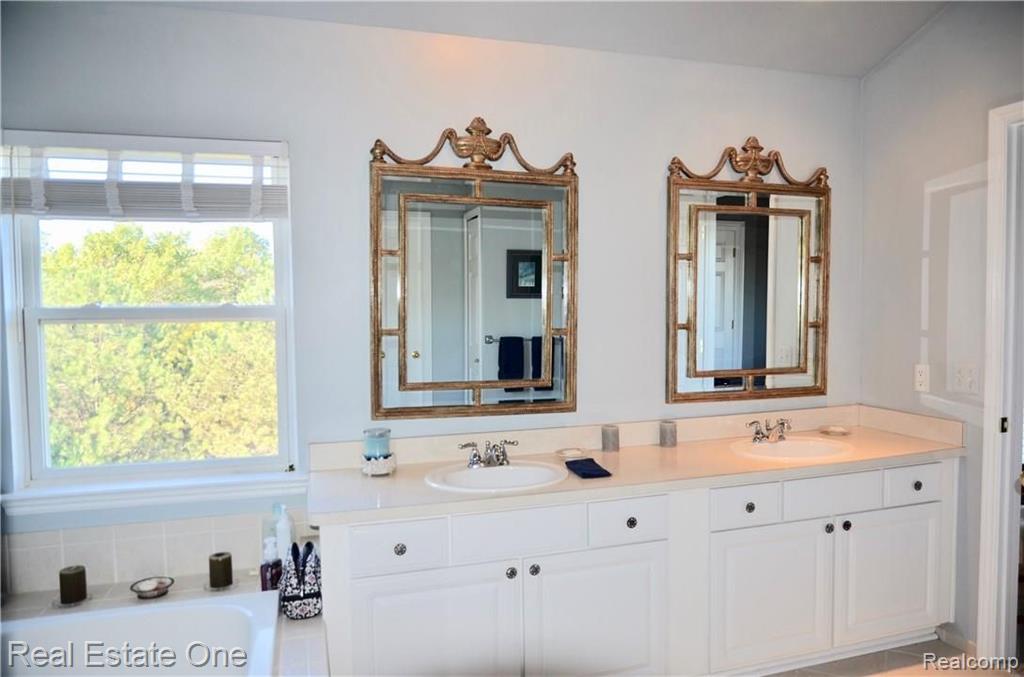 85 Ridge Field Court Oxford, MI 48371 - Photo 20 of 31