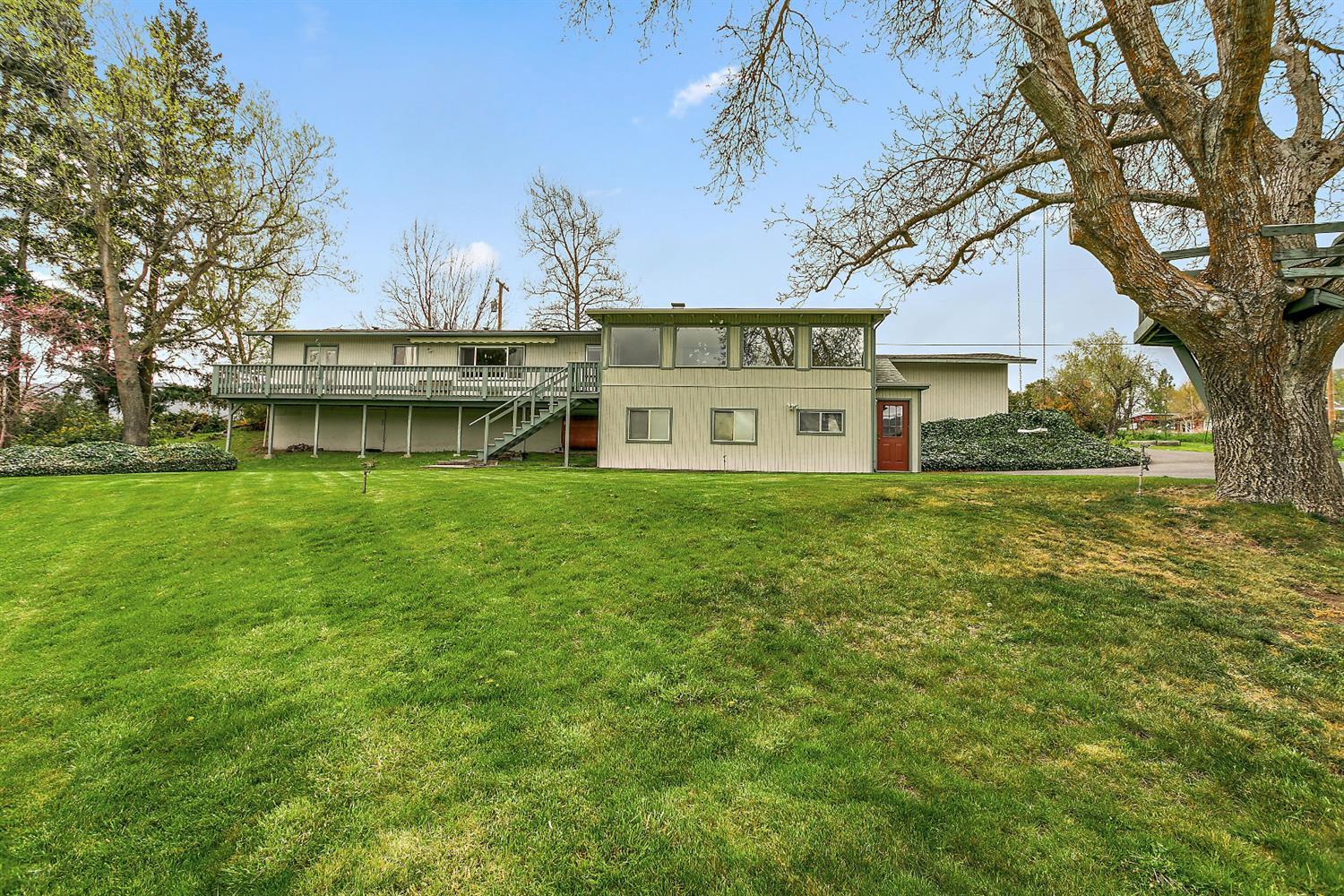1188 North Valley View Road Ashland, OR 97520 - Photo 1 of 29 Primary Photo