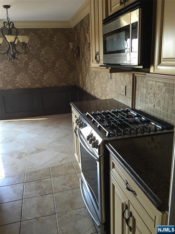 825 Riverside Avenue, Unit 16 Lyndhurst, NJ 07071 - Photo 14 of 34 Gallery Image 14