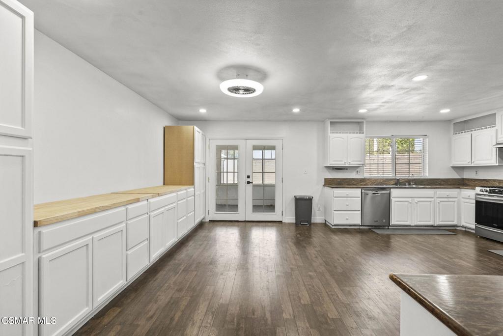 459 Mark Drive Simi Valley, CA 93065 - Photo 12 of 43