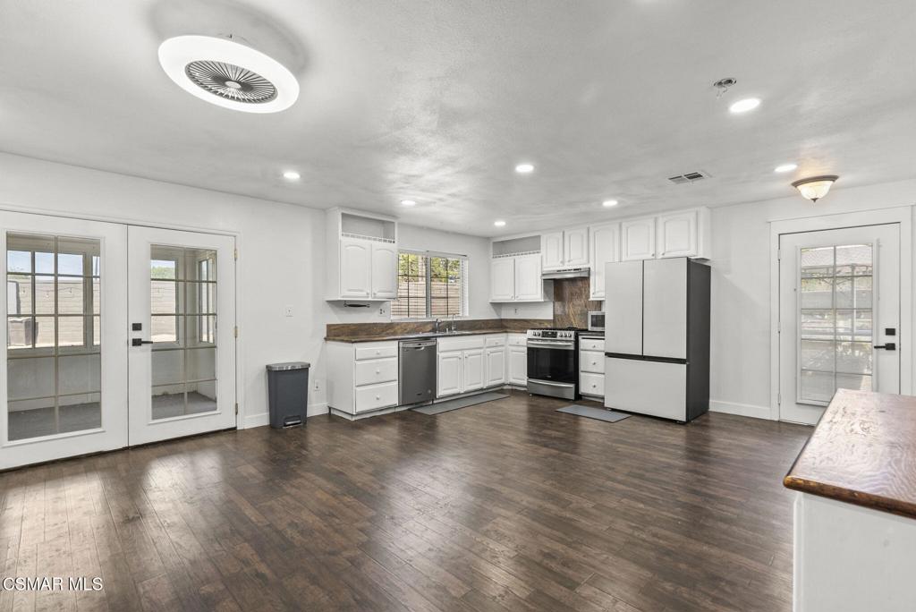 459 Mark Drive Simi Valley, CA 93065 - Photo 14 of 43