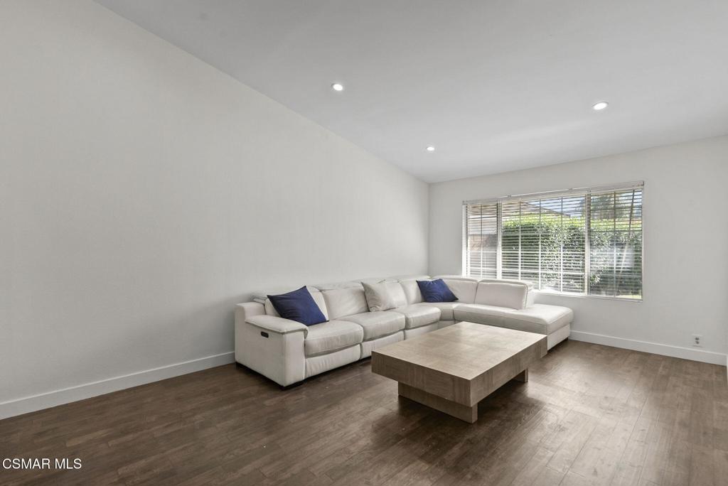 459 Mark Drive Simi Valley, CA 93065 - Photo 6 of 43