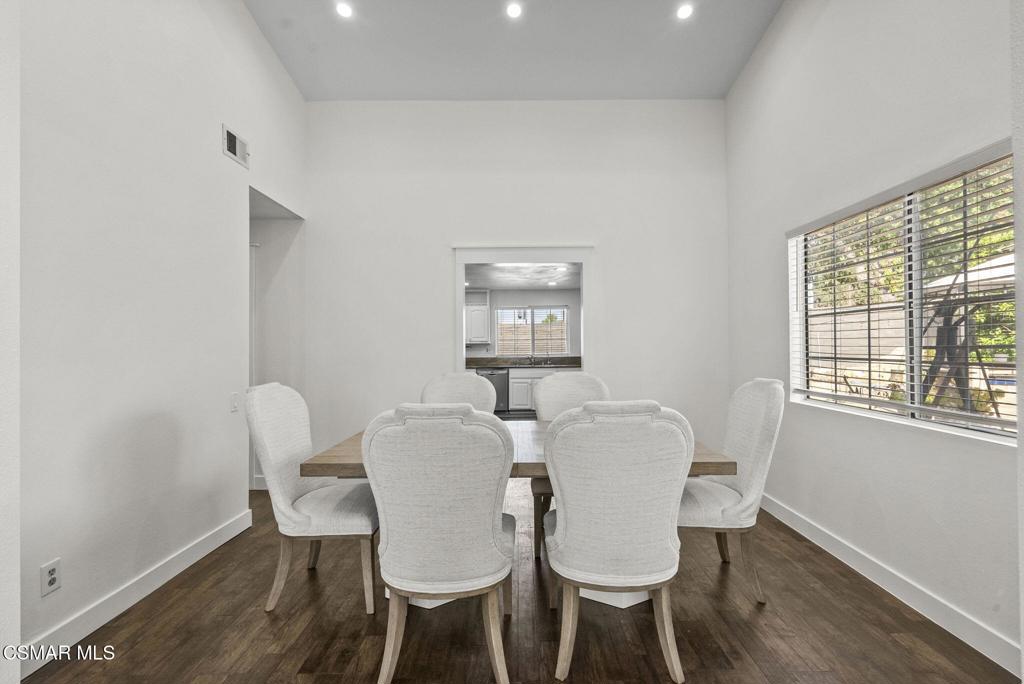 459 Mark Drive Simi Valley, CA 93065 - Photo 8 of 43