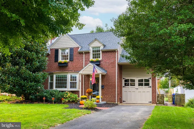 $421,500 | 56 West Chelfield Road, Glenside, PA 19038