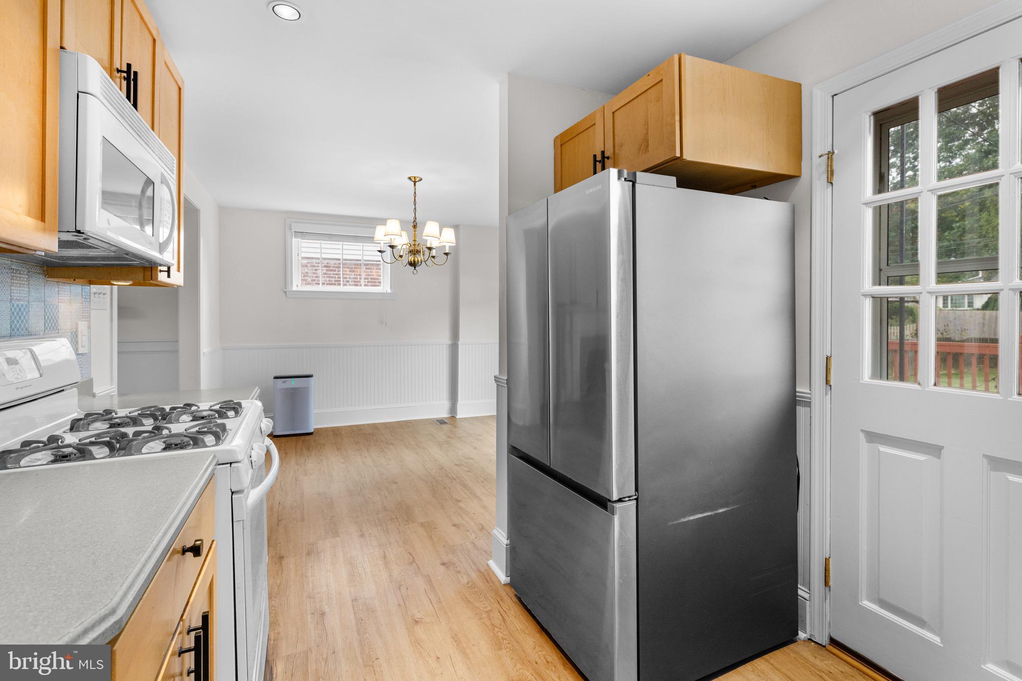56 West Chelfield Road Glenside, PA 19038 - Photo 14 of 39 Kitchen (door to deck)