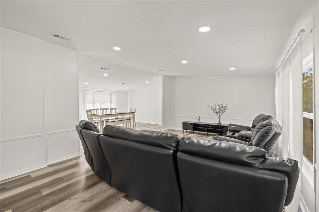 4425 Pine Street Valrico, FL 33596 - Photo 14 of 74