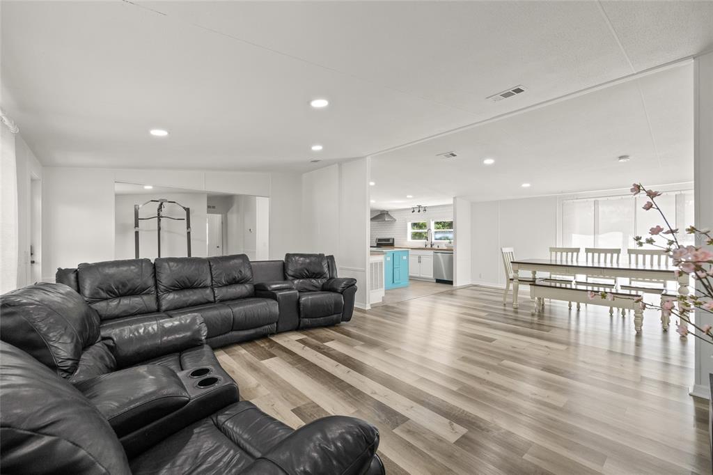 4425 Pine Street Valrico, FL 33596 - Photo 16 of 74